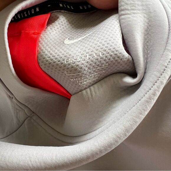 Nike Drifit Running Division Crew Neck Training Top women’s Small - Picture 2 of 10